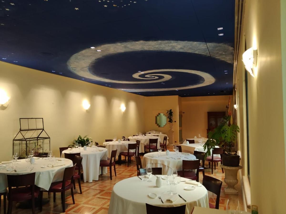 Hotel Verdi Boutique Hotel Parma Bagian luar foto
