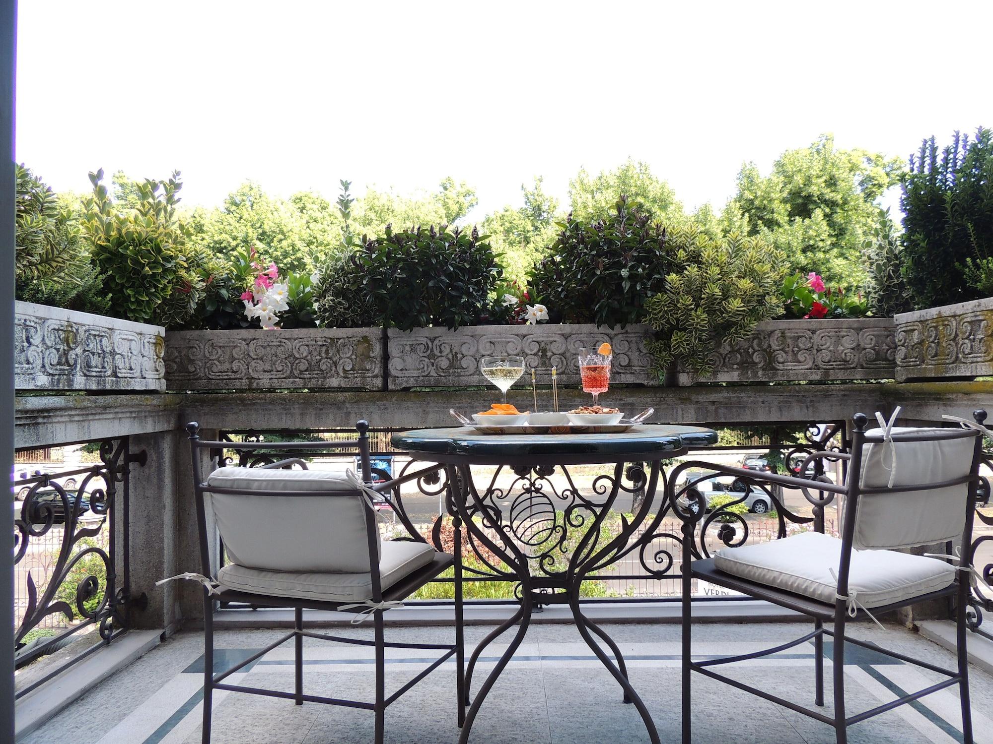 Hotel Verdi Boutique Hotel Parma Bagian luar foto