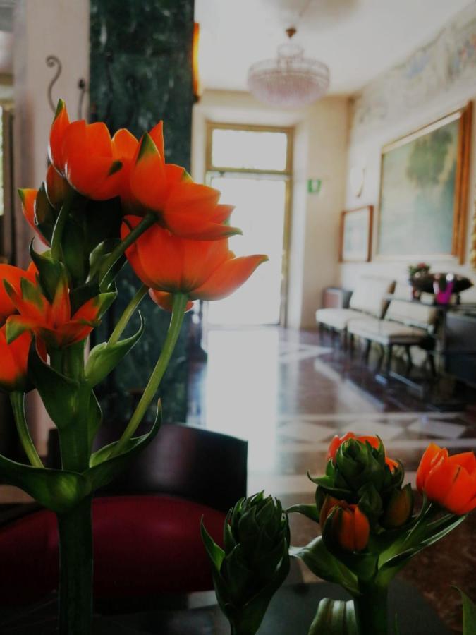 Hotel Verdi Boutique Hotel Parma Bagian luar foto