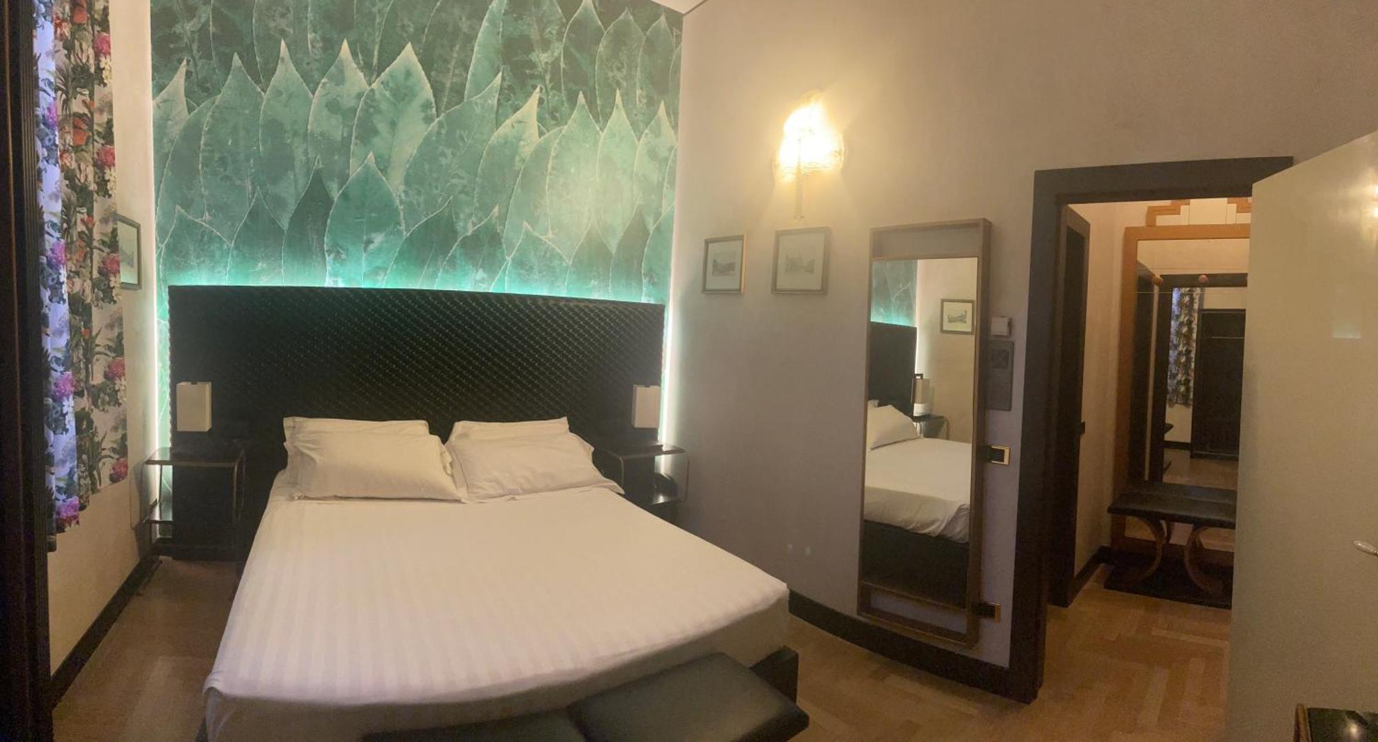Hotel Verdi Boutique Hotel Parma Bagian luar foto