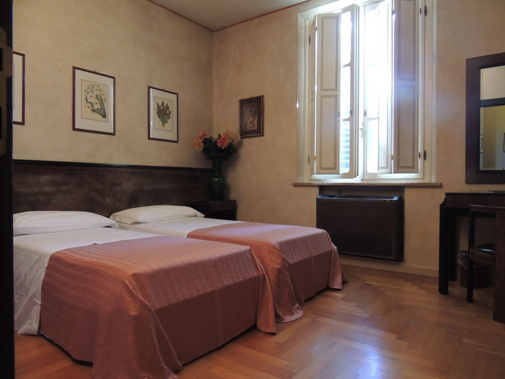 Hotel Verdi Boutique Hotel Parma Bagian luar foto